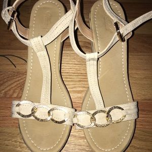 Wanted heels lightweight tan and gold size 8.5
